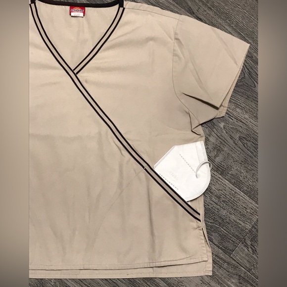 Dickies brand women’s short sleeve V-neck scrub top, size SMALL - Picture 4 of 6